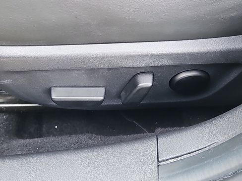 Used 2021 MAZDA MAZDA3 s image 13