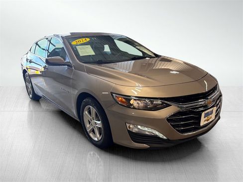Used 2024 Chevrolet Malibu LT image 3