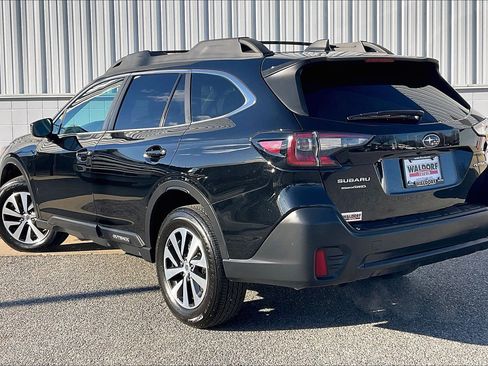 Used 2021 Subaru Outback Premium image 15
