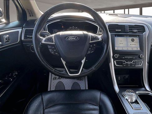 Used 2018 Ford Fusion SE w/ Fusion SE Technology Package image 6