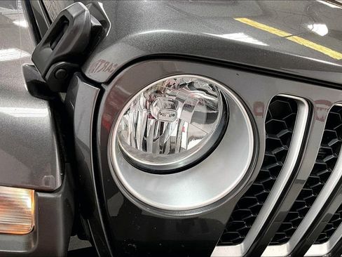 Used 2023 Jeep Gladiator Overland image 27
