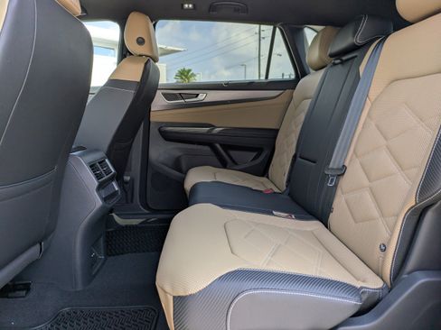 New 2026 Volkswagen Atlas Cross Sport SE FWD image 15