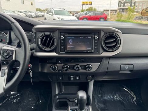 Certified 2018 Toyota Tacoma SR5 AWD/4WD image 2