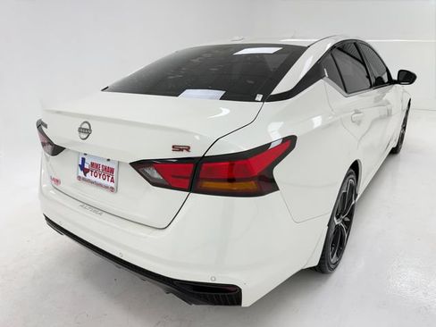 Used 2024 Nissan Altima 2.5 SR FWD image 40