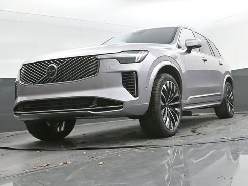 New 2026 Volvo XC90 B6 Plus w/ Protection Package Premier image 24