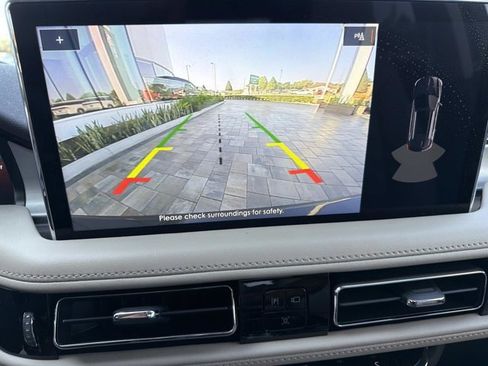 Certified 2022 Lincoln Nautilus FWD w/ Premium Package image 34
