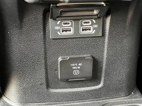 Certified 2025 Jeep Wrangler Unlimited Rubicon w/ Convenience Group AWD/4WD image 15