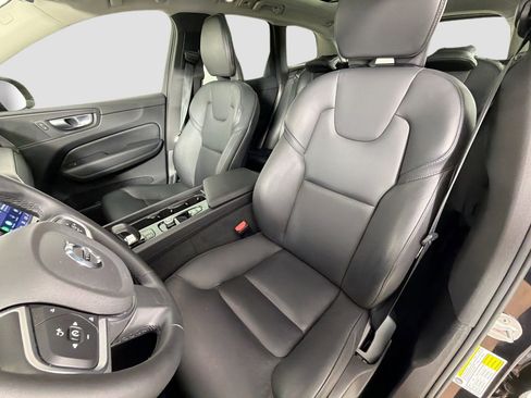Used 2025 Volvo XC60 B5 Core AWD/4WD image 20