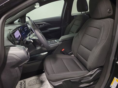 Used 2025 Chevrolet Equinox EV LT image 13