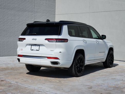 Used 2025 Jeep Grand Cherokee L Summit w/ Luxury Tech Group V AWD/4WD image 8
