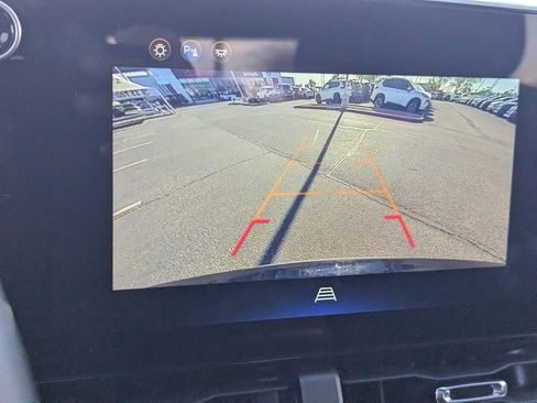 Used 2025 Chevrolet Equinox LT image 24