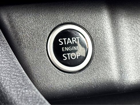 Used 2022 Nissan Rogue SV image 6