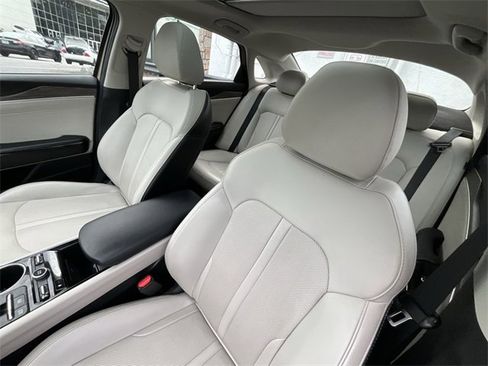 Used 2022 Kia K5 EX image 9