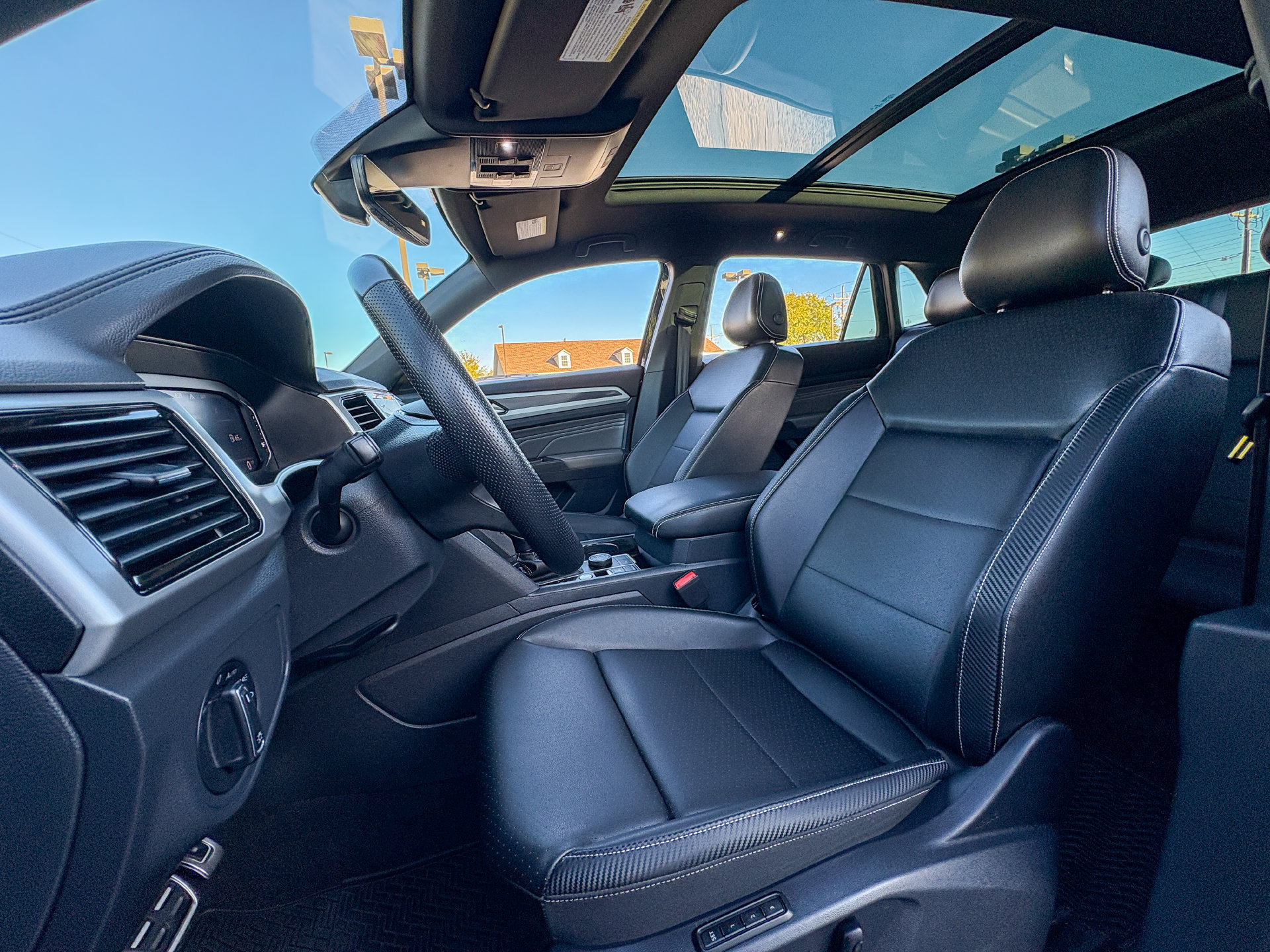 Used 2023 Volkswagen Atlas Cross Sport SEL R-Line AWD/4WD image 20
