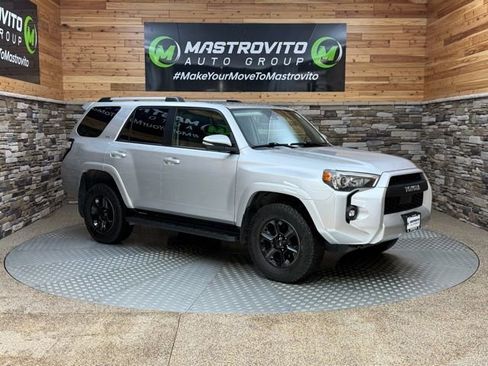 Used 2022 Toyota 4Runner SR5 Premium image 1
