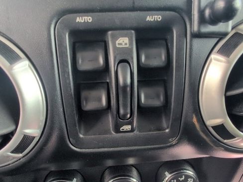 Used 2012 Jeep Wrangler Unlimited Sahara w/ Dual Top Group image 18