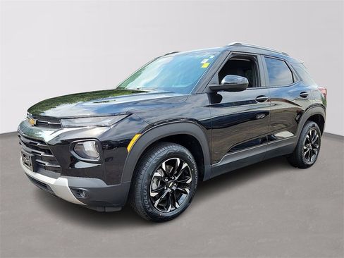Used 2023 Chevrolet TrailBlazer LT image 3