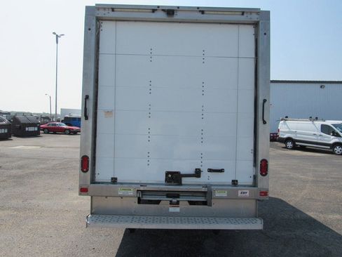Used 2019 Ford Transit 350 156 DRW RWD image 4