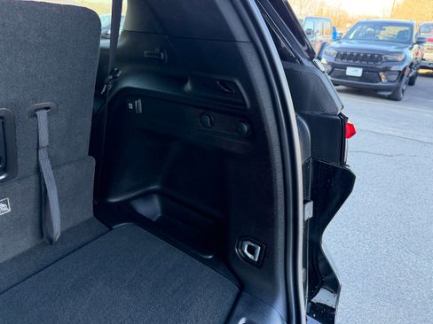 Used 2023 Jeep Grand Cherokee L Limited w/ Trailer Tow Group (B) image 16