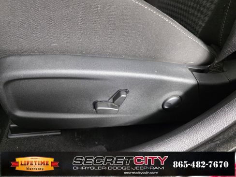 Used 2022 Dodge Charger R/T w/ Blacktop Package image 13