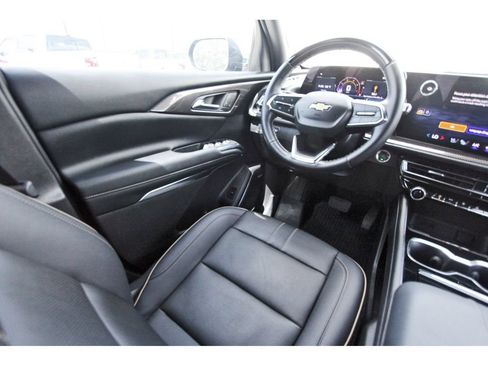 Used 2025 Chevrolet Traverse High Country w/ LPO, Floor Liner Package FWD image 10