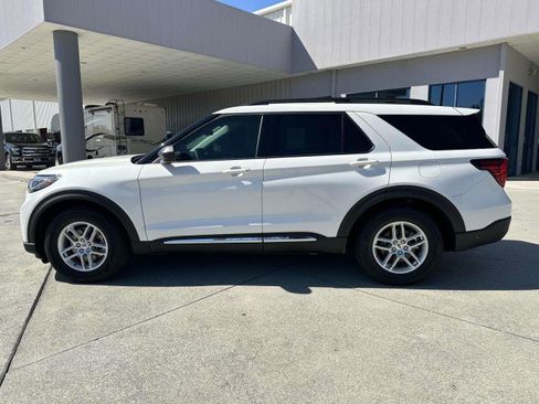 New 2025 Ford Explorer Active w/ Active Comfort Package image 4