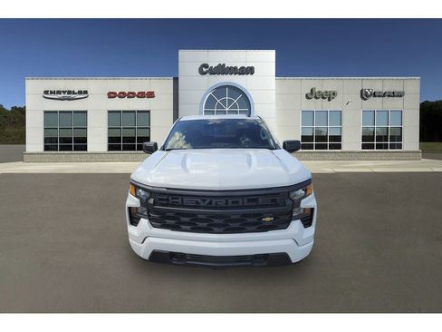 Used 2023 Chevrolet Silverado 1500 Custom AWD/4WD image 8