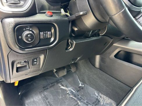 Used 2022 RAM 1500 Laramie AWD/4WD image 33