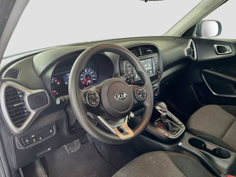 Used 2021 Kia Soul S FWD image 9