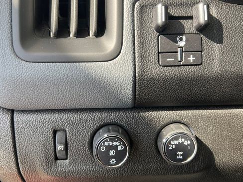 Used 2018 Chevrolet Colorado Z71 image 27