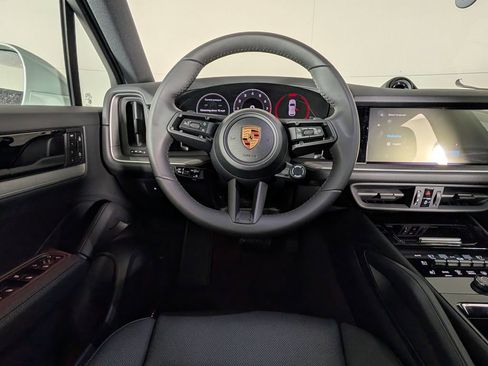 New 2026 Porsche Cayenne image 17