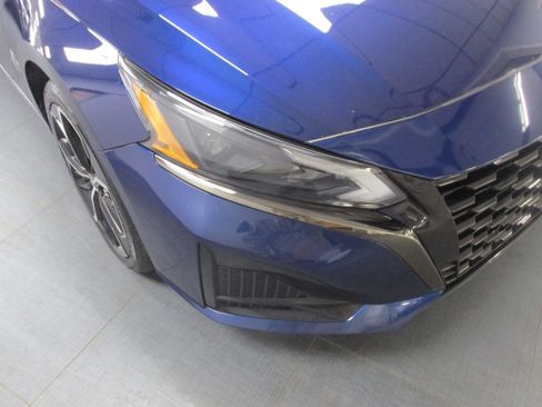 Used 2023 Nissan Altima 2.5 SR image 9