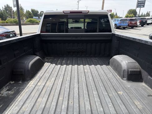Used 2019 Chevrolet Silverado 1500 High Country w/ Technology Package AWD/4WD image 7