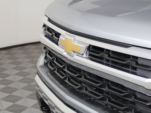 Used 2025 Chevrolet Silverado 1500 LT image 11