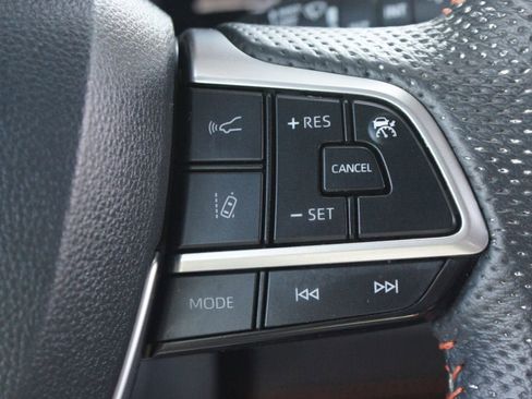 Used 2024 Toyota Sienna XSE w/ XSE Premium Package image 12