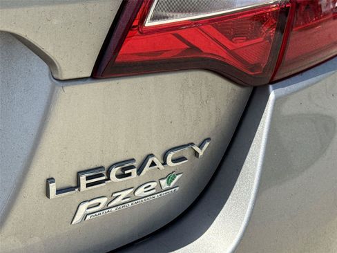 Used 2017 Subaru Legacy 2.5i Limited AWD/4WD image 11