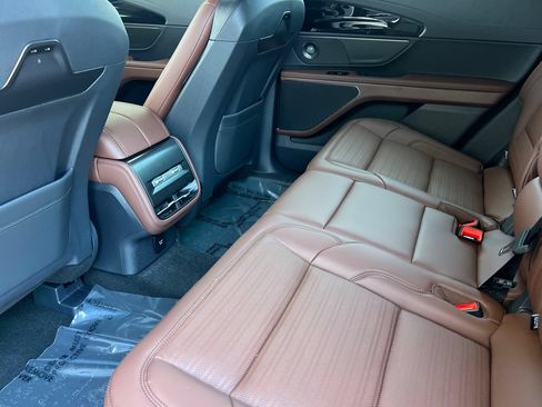 New 2026 Lincoln Nautilus Reserve w/ Jet Appearance Package AWD/4WD image 9