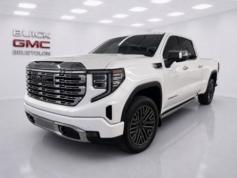 Used 2024 GMC Sierra 1500 Denali w/ Technology Package AWD/4WD image 3