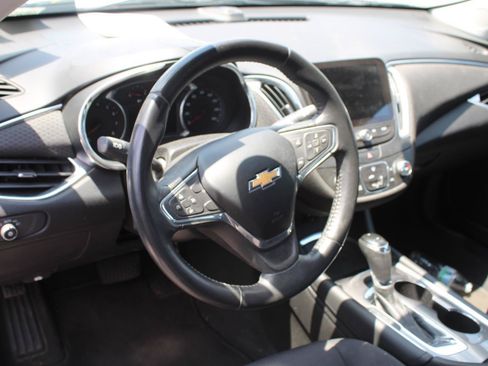 Used 2016 Chevrolet Malibu LT FWD image 8