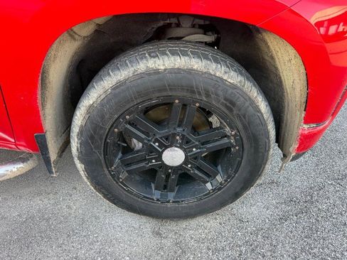 Used 2020 Chevrolet Silverado 1500 Custom w/ Custom Value Package image 4