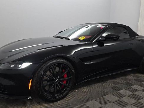 Used 2022 Aston Martin V8 Vantage Roadster RWD image 1