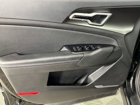 Used 2023 Kia Sportage EX image 11