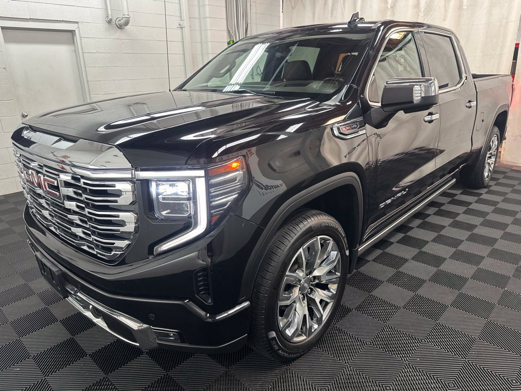 Used 2023 GMC Sierra 1500 Denali w/ Denali Reserve Package AWD/4WD image 4
