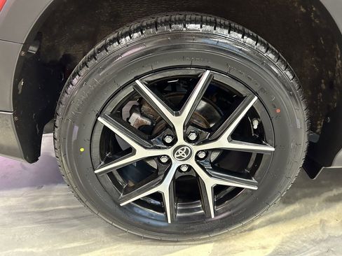 Used 2016 Toyota RAV4 SE image 23