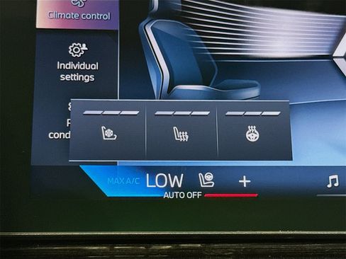 New 2026 BMW 750e xDrive image 21