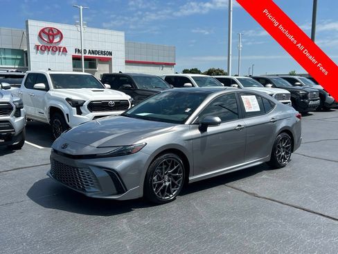 Used 2025 Toyota Camry XSE FWD image 1