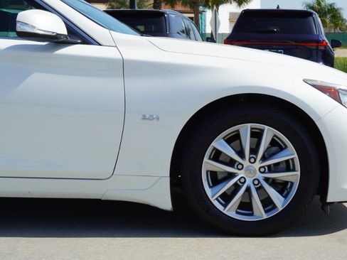 Used 2017 INFINITI Q50 3.0t Premium w/ 3.0T Premium Plus Package RWD image 9