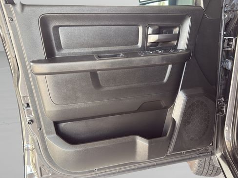 Used 2024 RAM 3500 Tradesman w/ Chrome Appearance Group AWD/4WD image 15