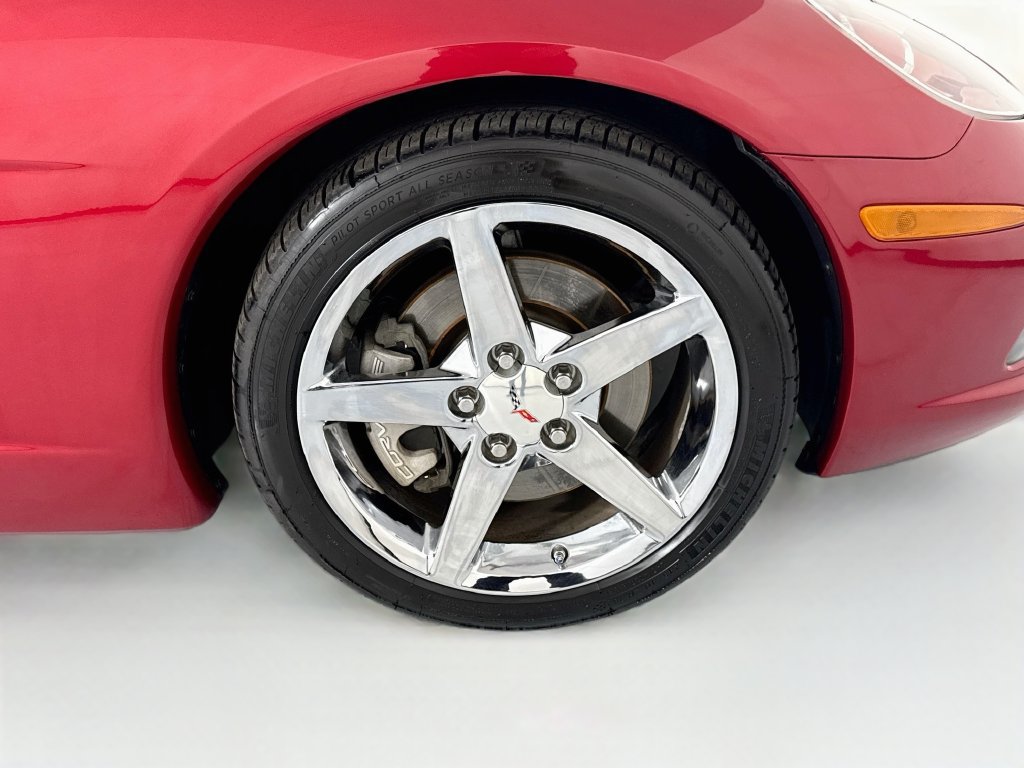 Used 2005 Chevrolet Corvette Coupe w/ Preferred Equipment Group RWD image 26