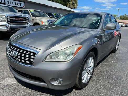Used 2011 INFINITI M37 x w/ Premium Pkg image 2